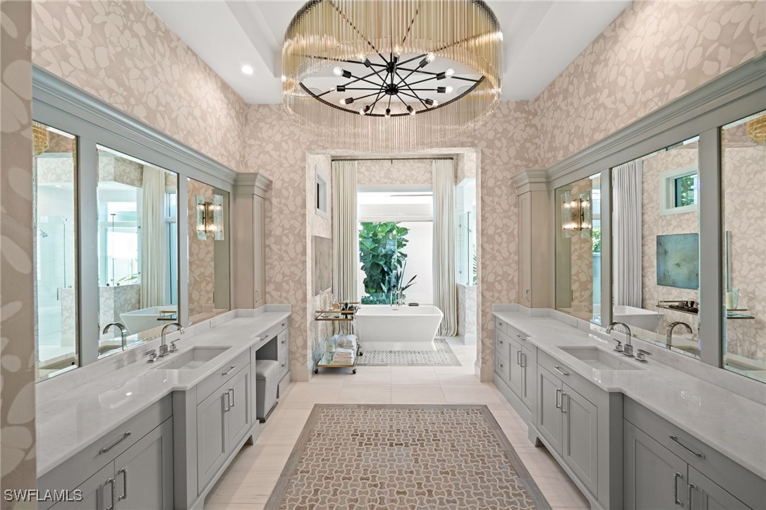 142 Eugenia Dr Naples, FL 34108