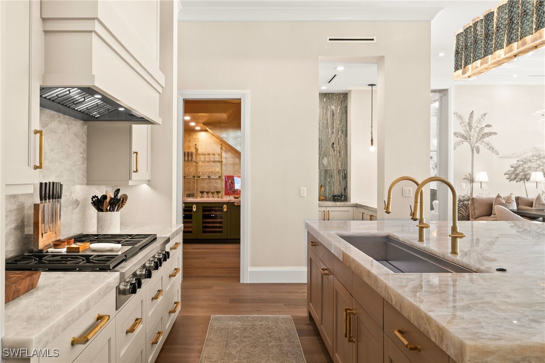 142 Eugenia Dr Naples, FL 34108