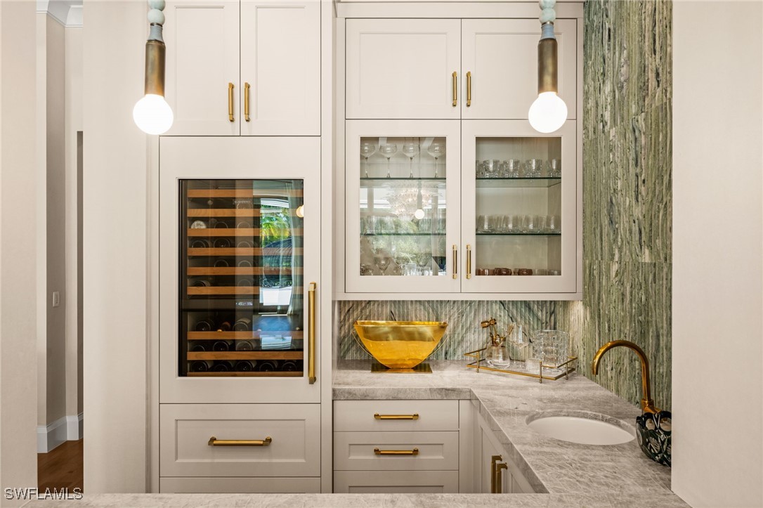 142 Eugenia Dr Naples, FL 34108