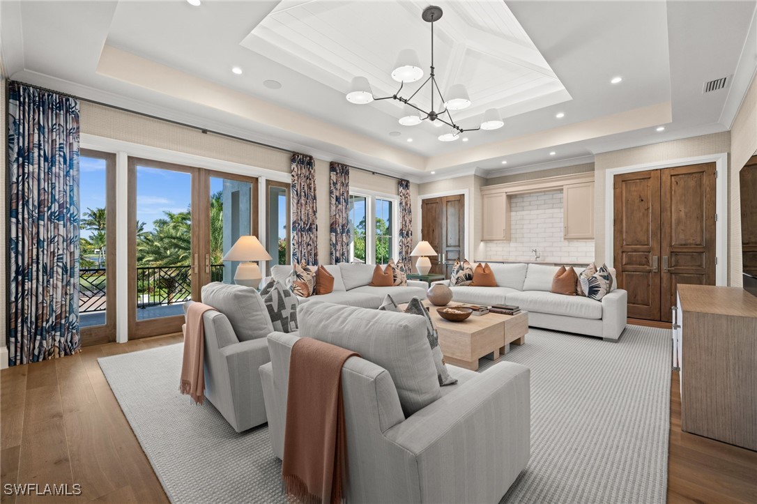 142 Eugenia Dr Naples, FL 34108