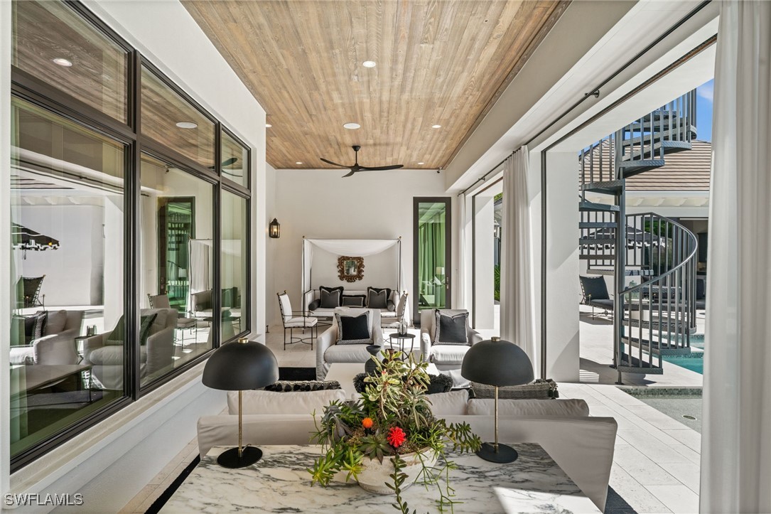 142 Eugenia Dr Naples, FL 34108