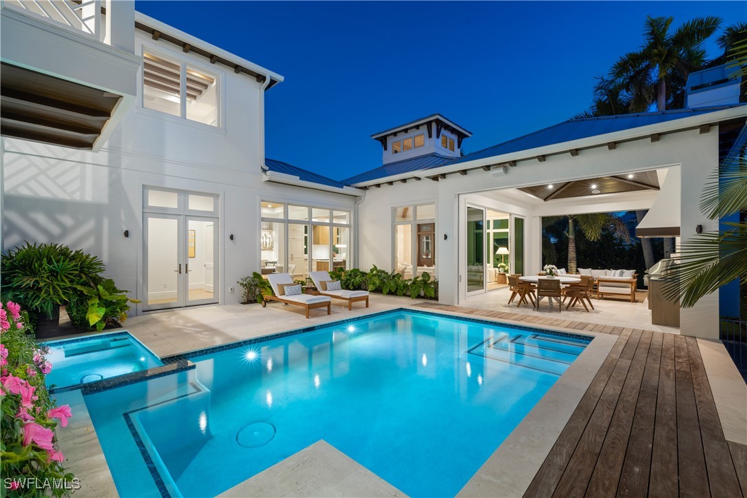 575 13th Ave Naples, FL 34102