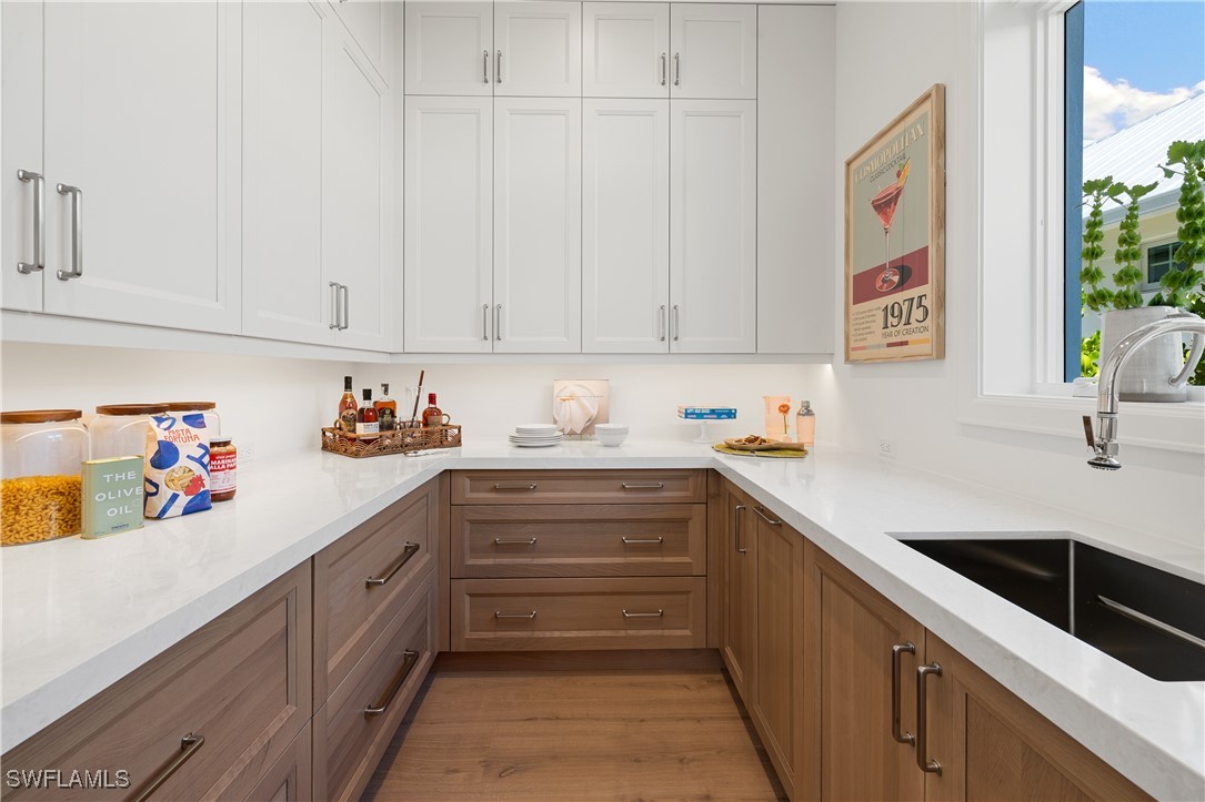 575 13th Ave Naples, FL 34102