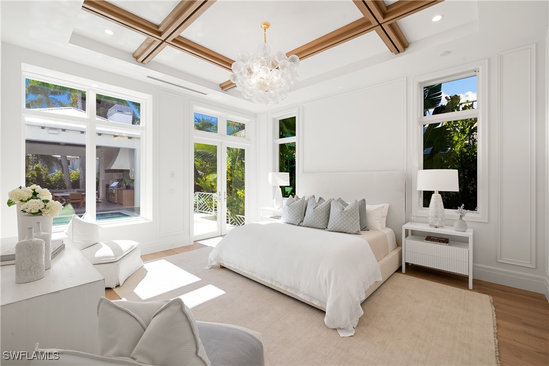 575 13th Ave Naples, FL 34102