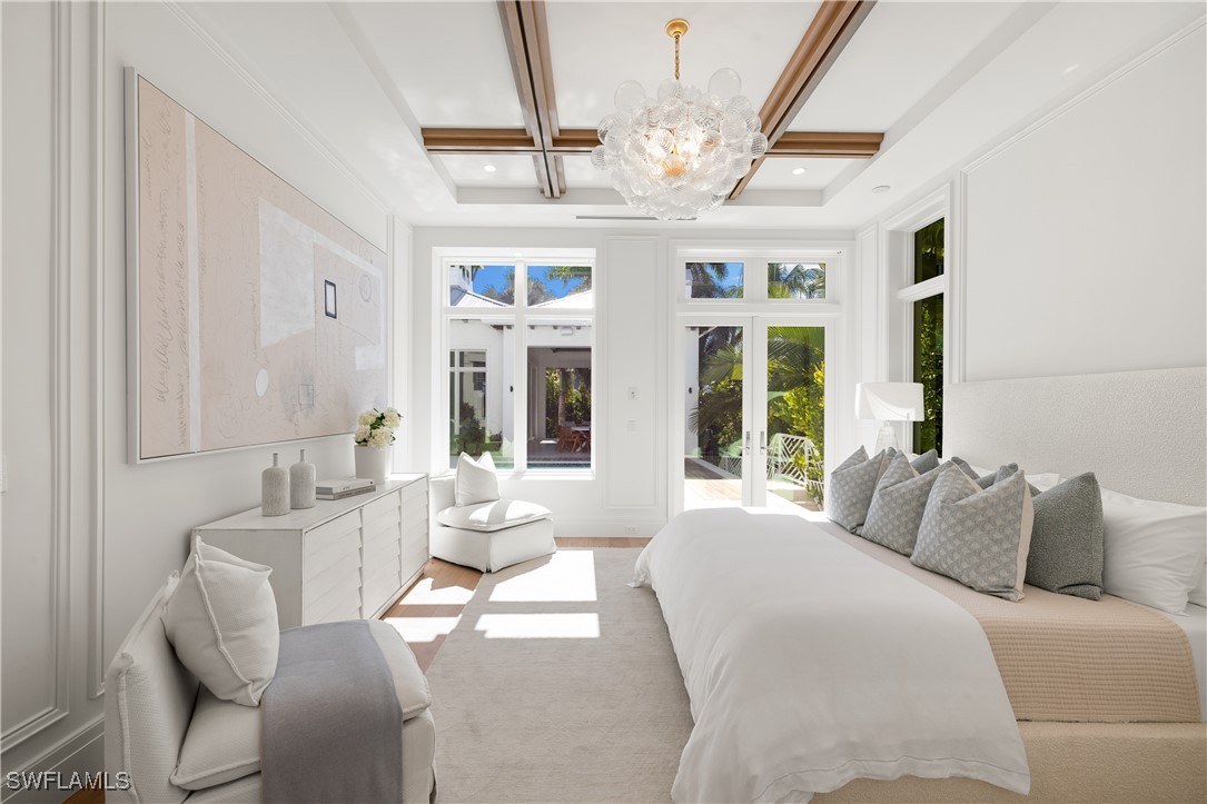 575 13th Ave Naples, FL 34102