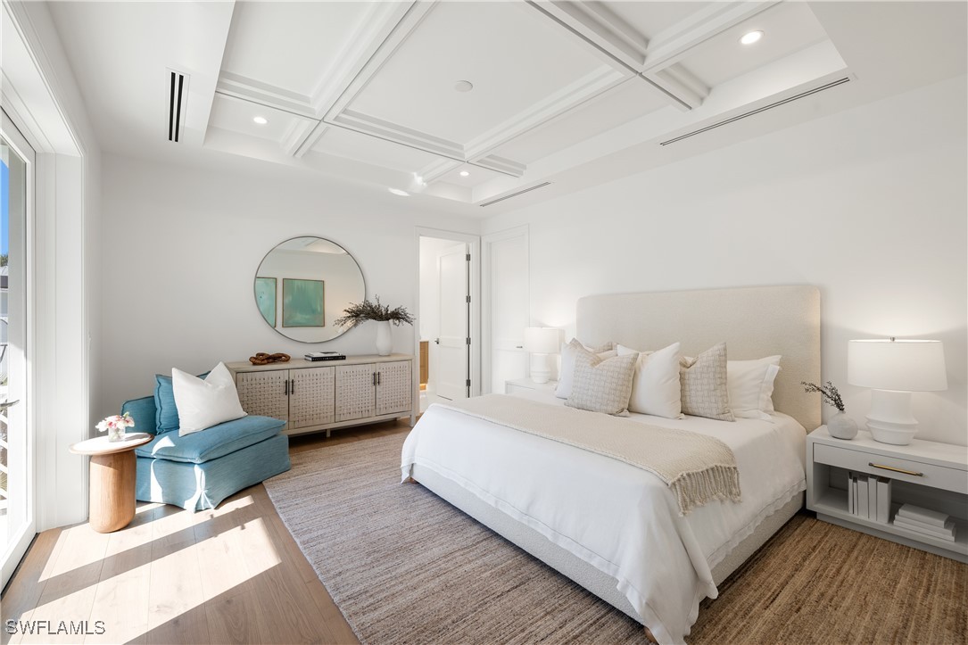 575 13th Ave Naples, FL 34102