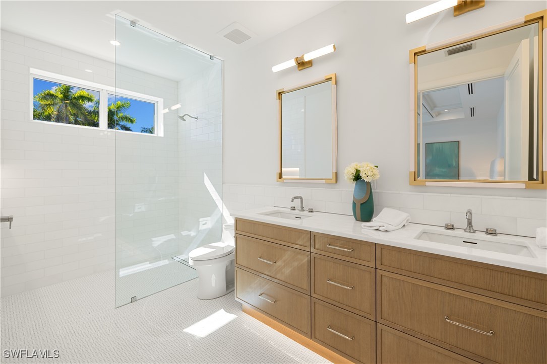 575 13th Ave Naples, FL 34102