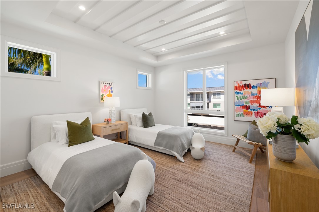 575 13th Ave Naples, FL 34102