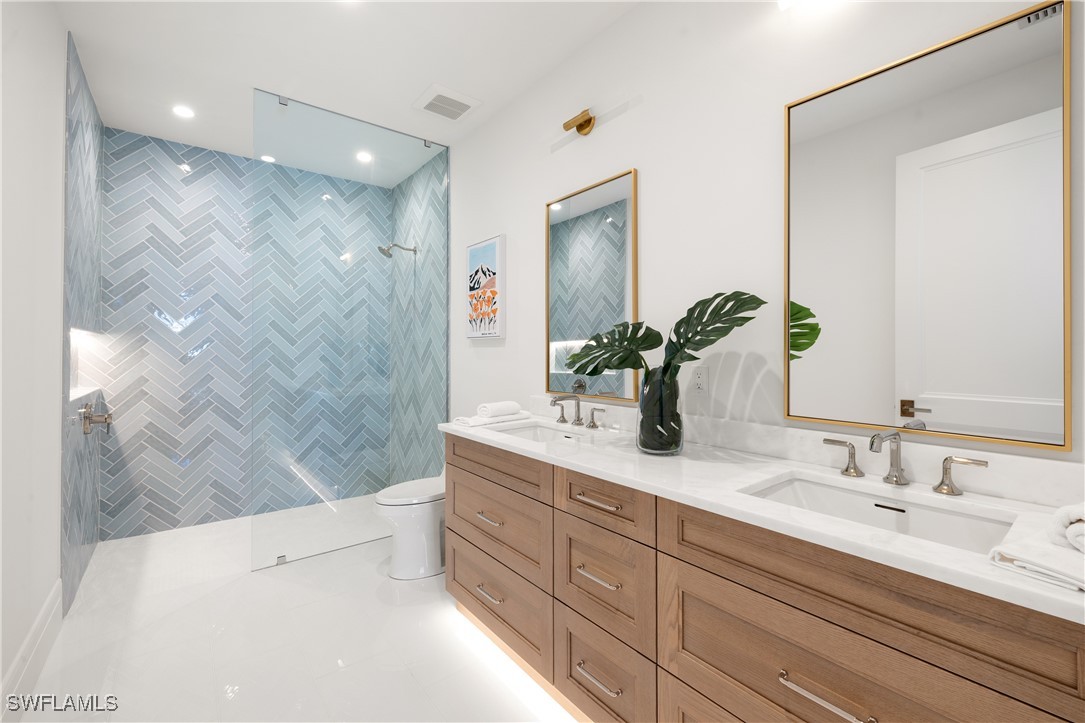 575 13th Ave Naples, FL 34102