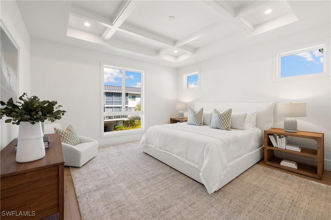 575 13th Ave Naples, FL 34102