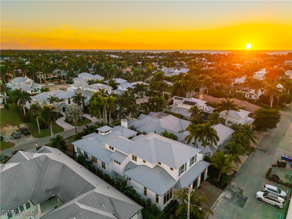 575 13th Ave Naples, FL 34102