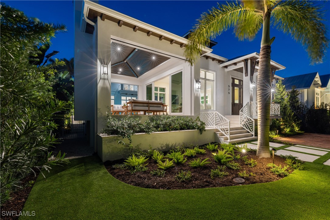 575 13th Ave Naples, FL 34102