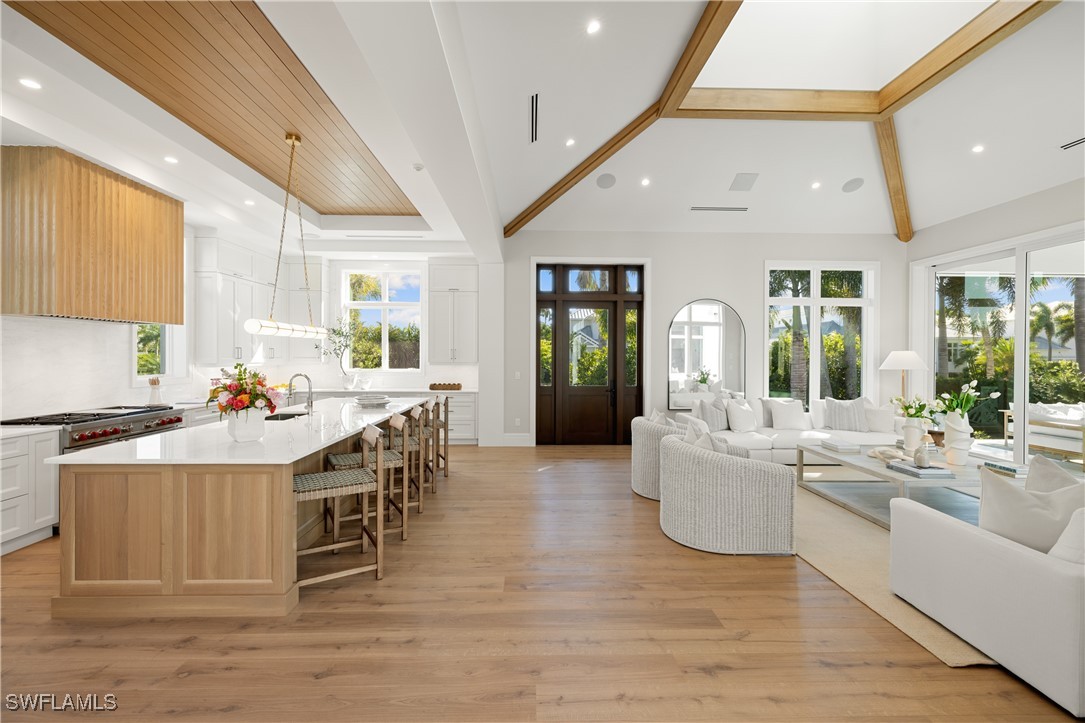 575 13th Ave Naples, FL 34102