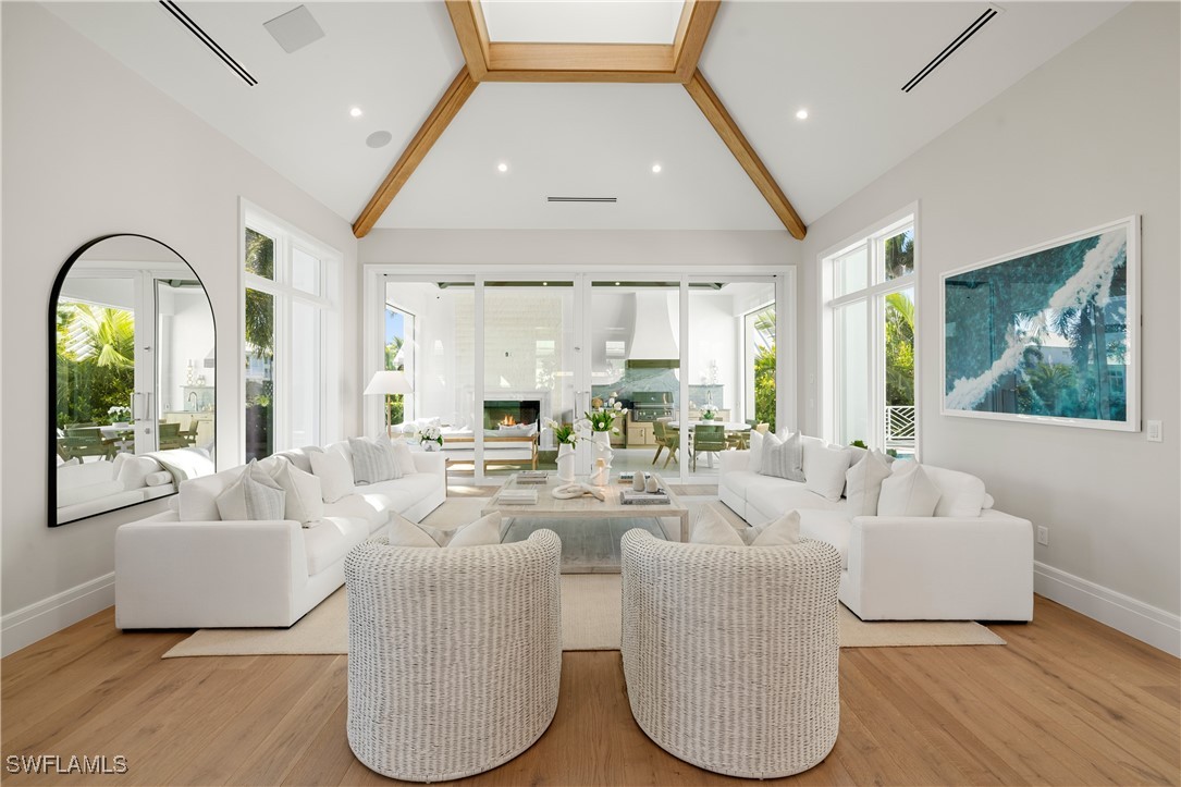 575 13th Ave Naples, FL 34102