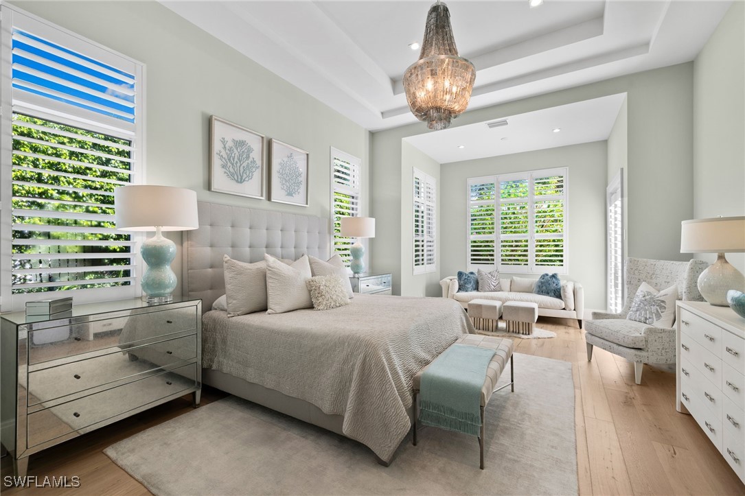 745 Riviera Dr Naples, FL 34103