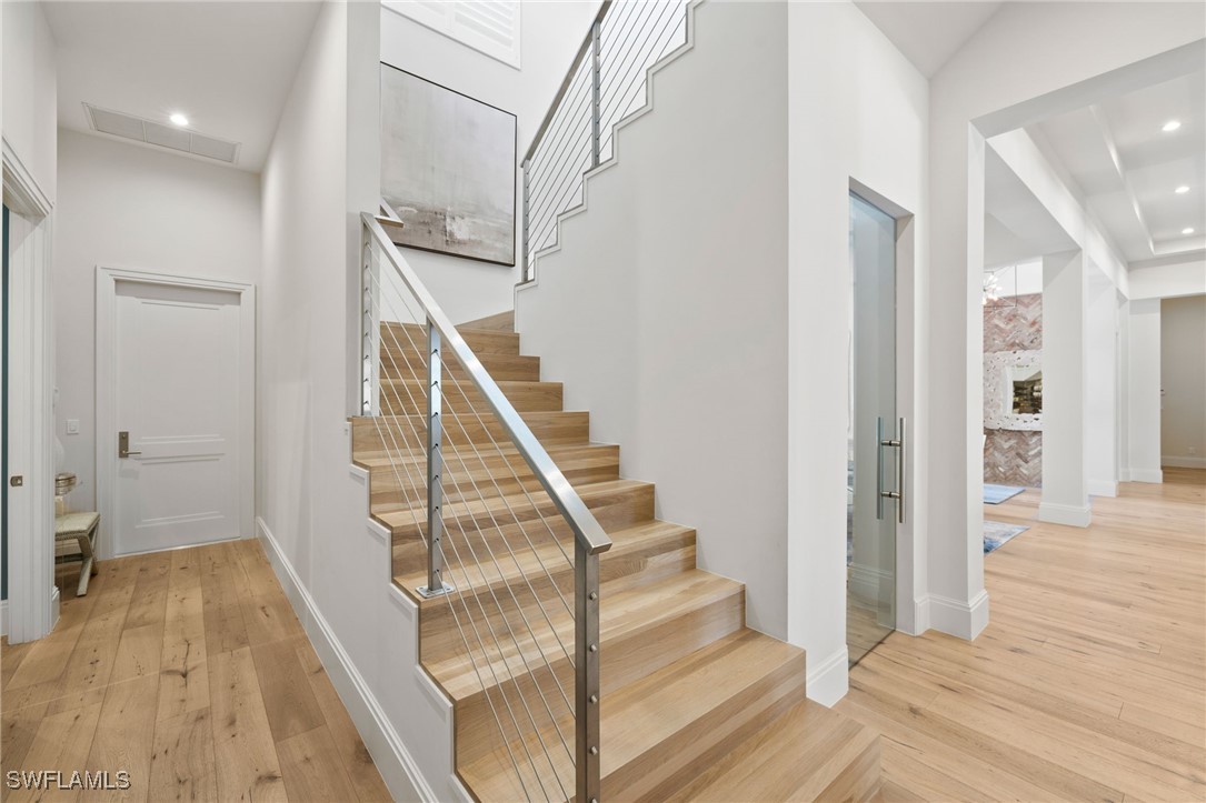 745 Riviera Dr Naples, FL 34103