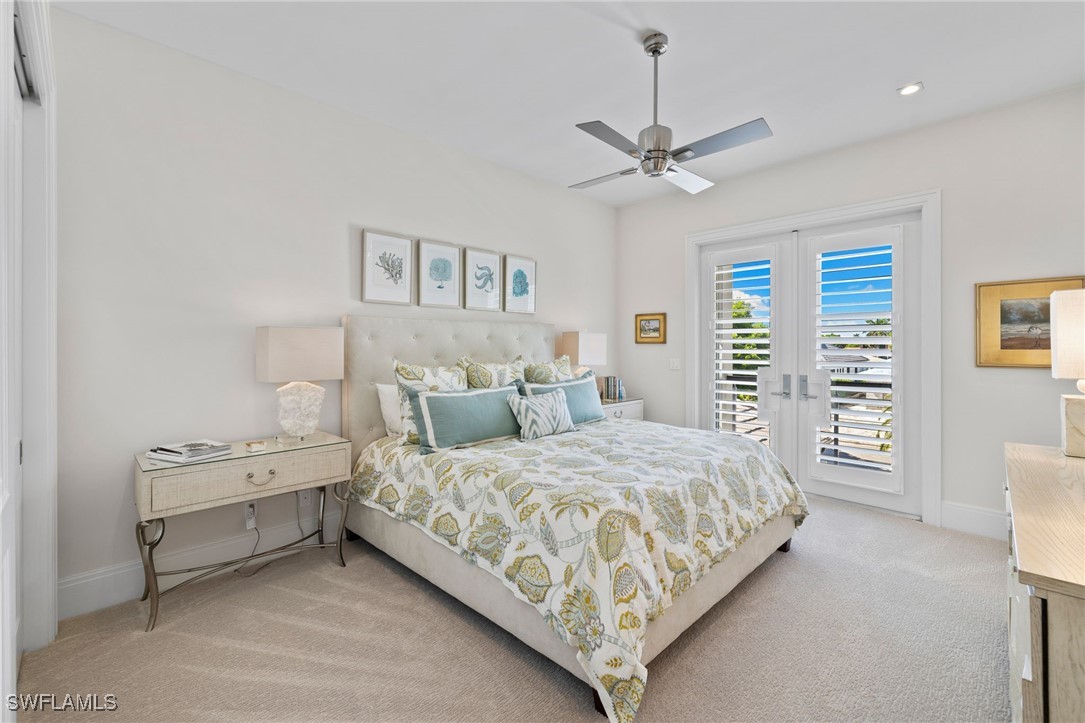 745 Riviera Dr Naples, FL 34103