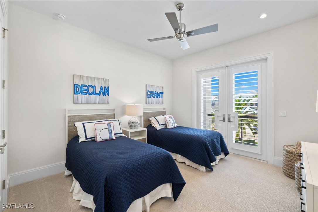 745 Riviera Dr Naples, FL 34103