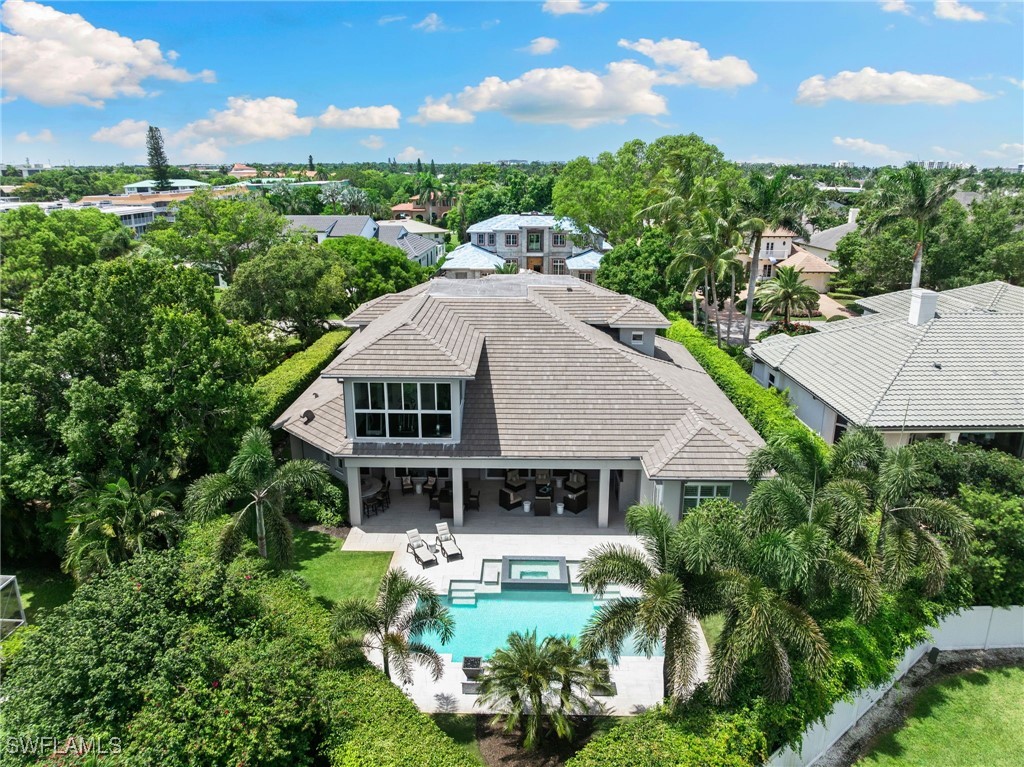 745 Riviera Dr Naples, FL 34103