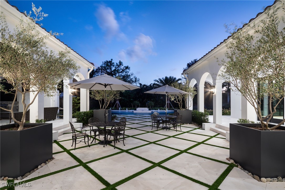 50 Mahogany Dr Naples, FL 34108