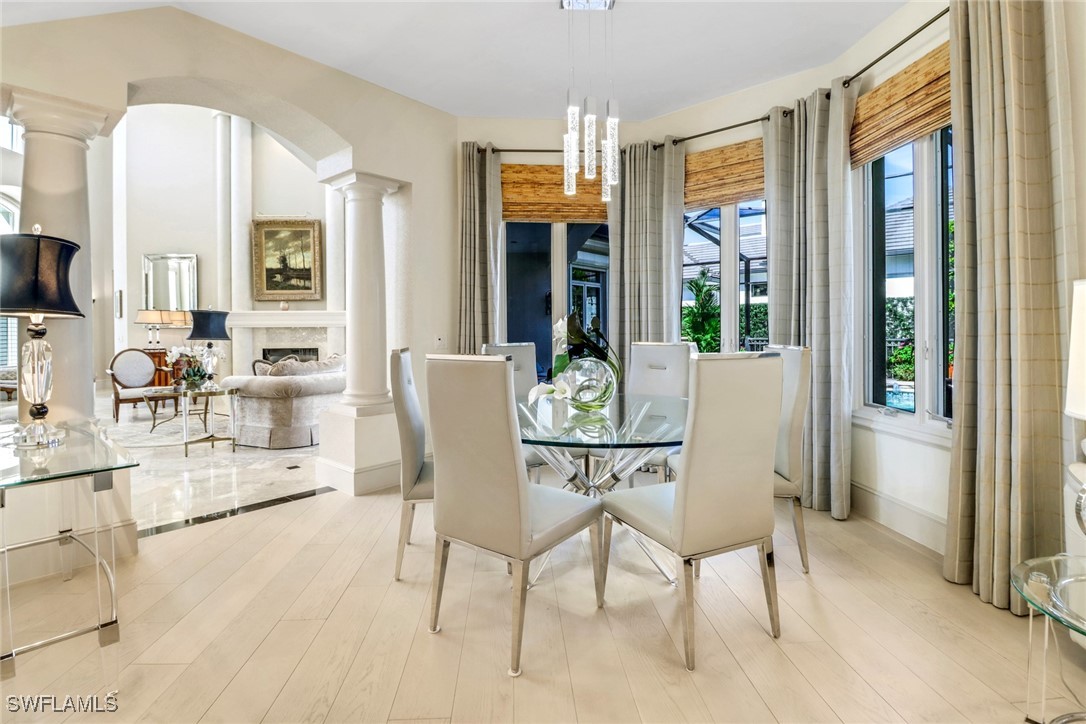 355 Sedgwick Ct Naples, FL 34108