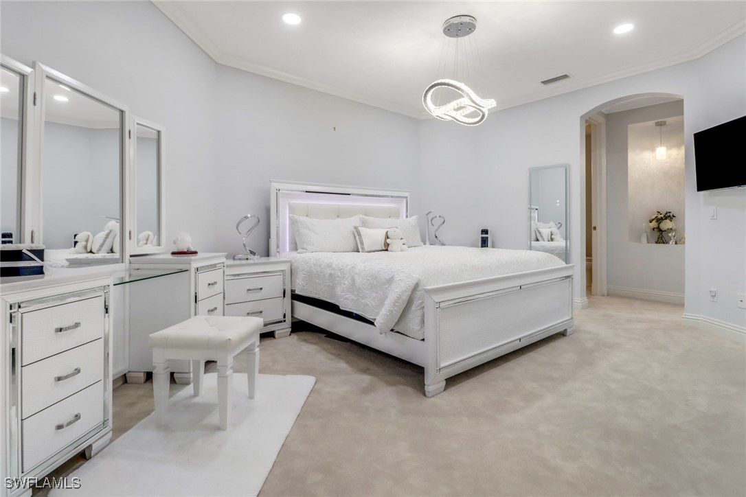 355 Sedgwick Ct Naples, FL 34108