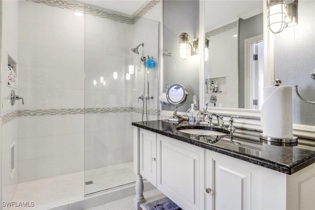 355 Sedgwick Ct Naples, FL 34108