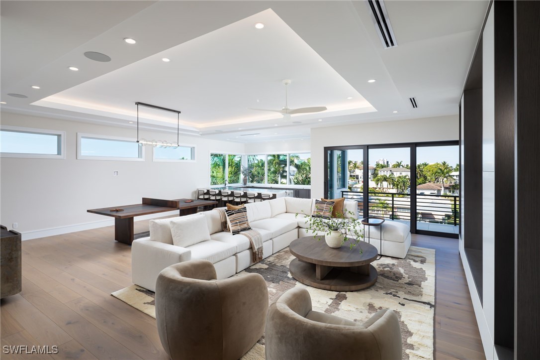 223 Bayview Ave Naples, FL 34108