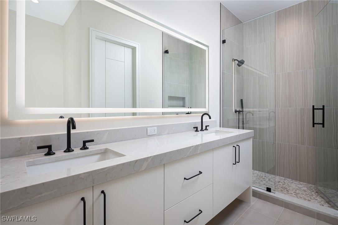 223 Bayview Ave Naples, FL 34108