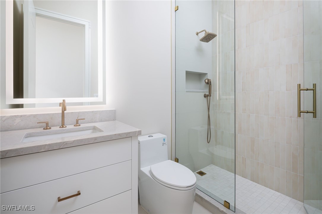 223 Bayview Ave Naples, FL 34108