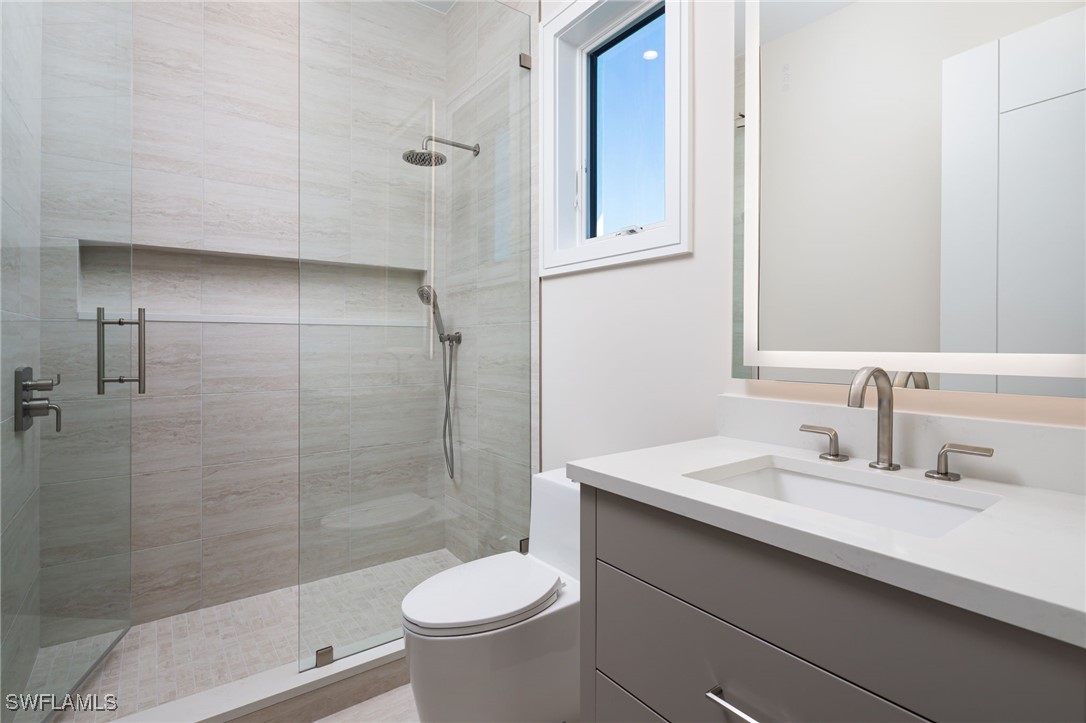 223 Bayview Ave Naples, FL 34108