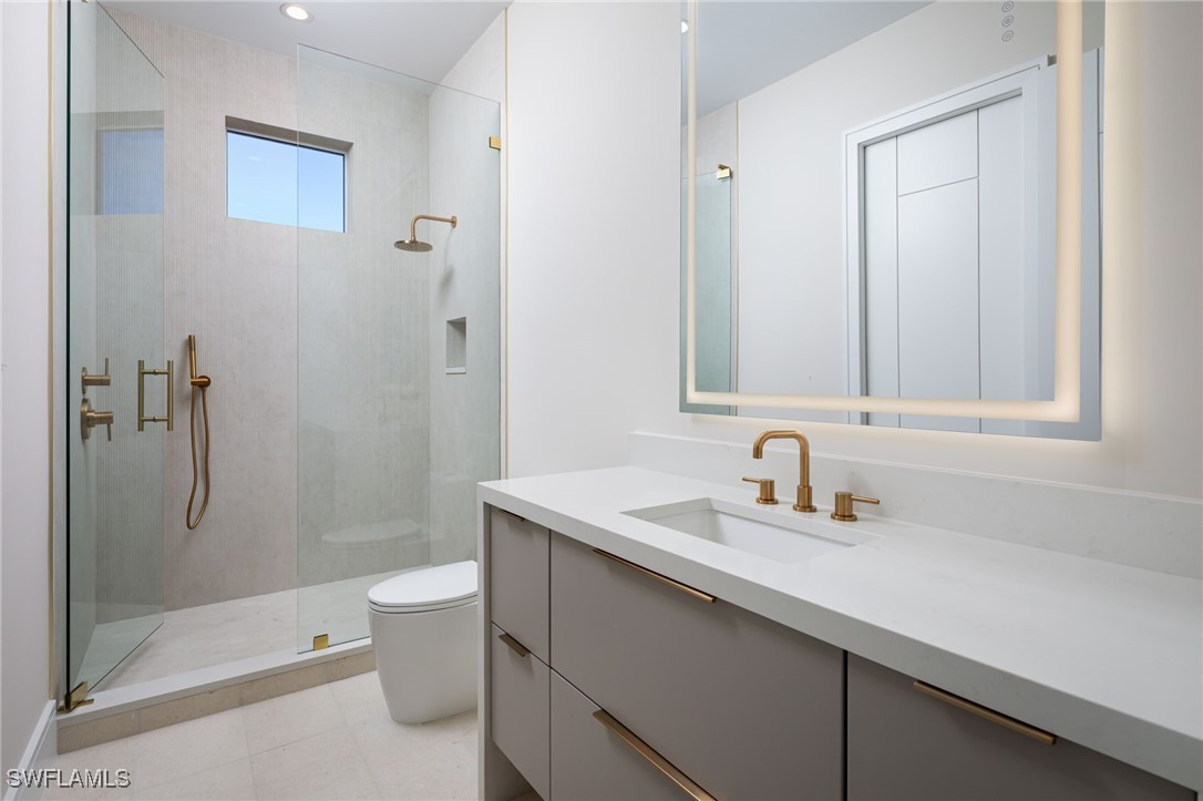 223 Bayview Ave Naples, FL 34108