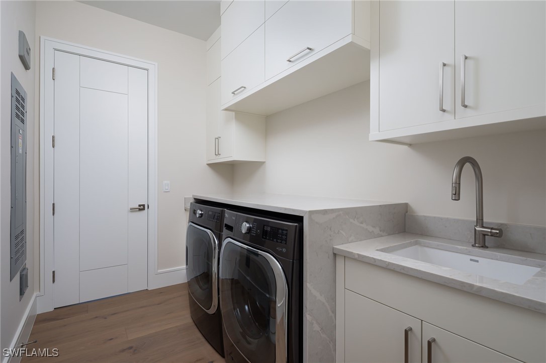 223 Bayview Ave Naples, FL 34108