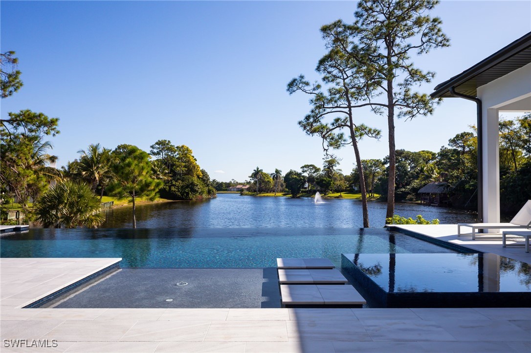 6590 Trail Blvd Naples, FL 34108