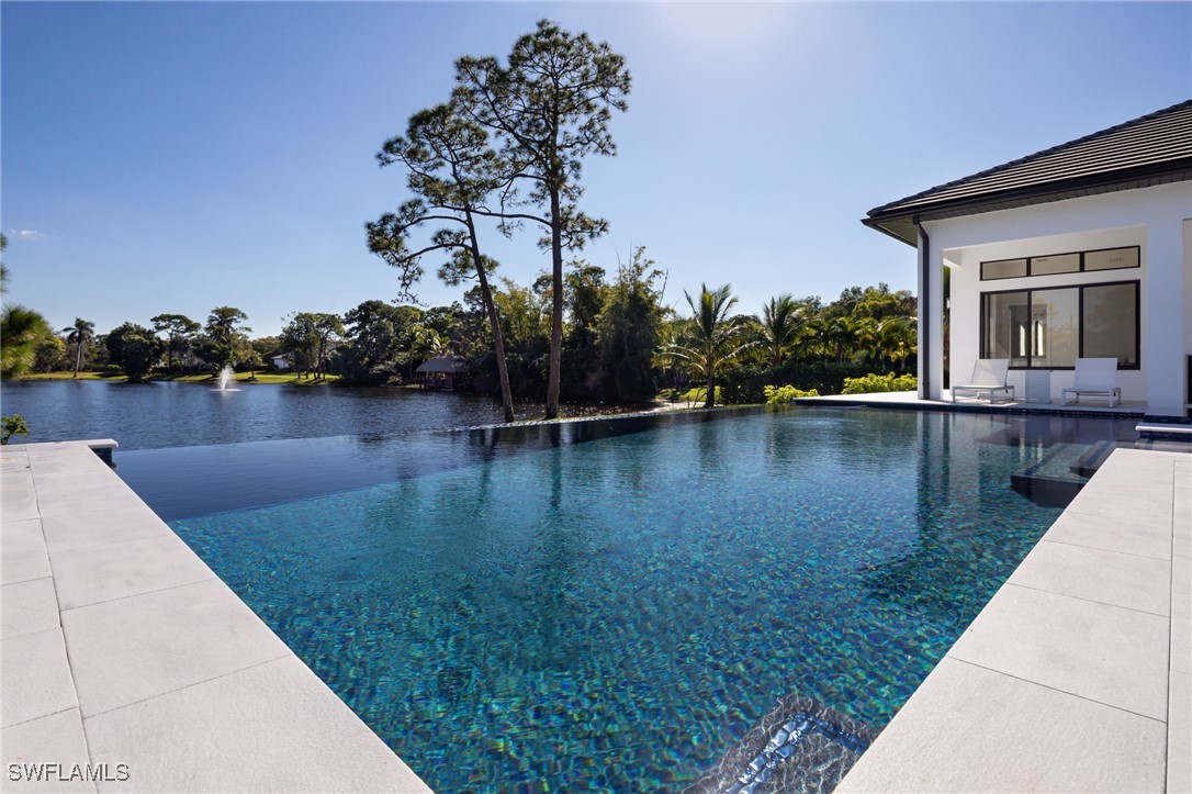 6590 Trail Blvd Naples, FL 34108