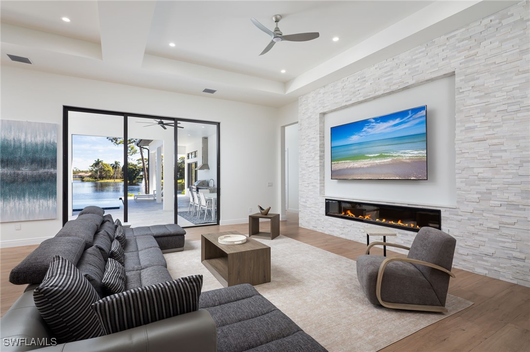 6590 Trail Blvd Naples, FL 34108