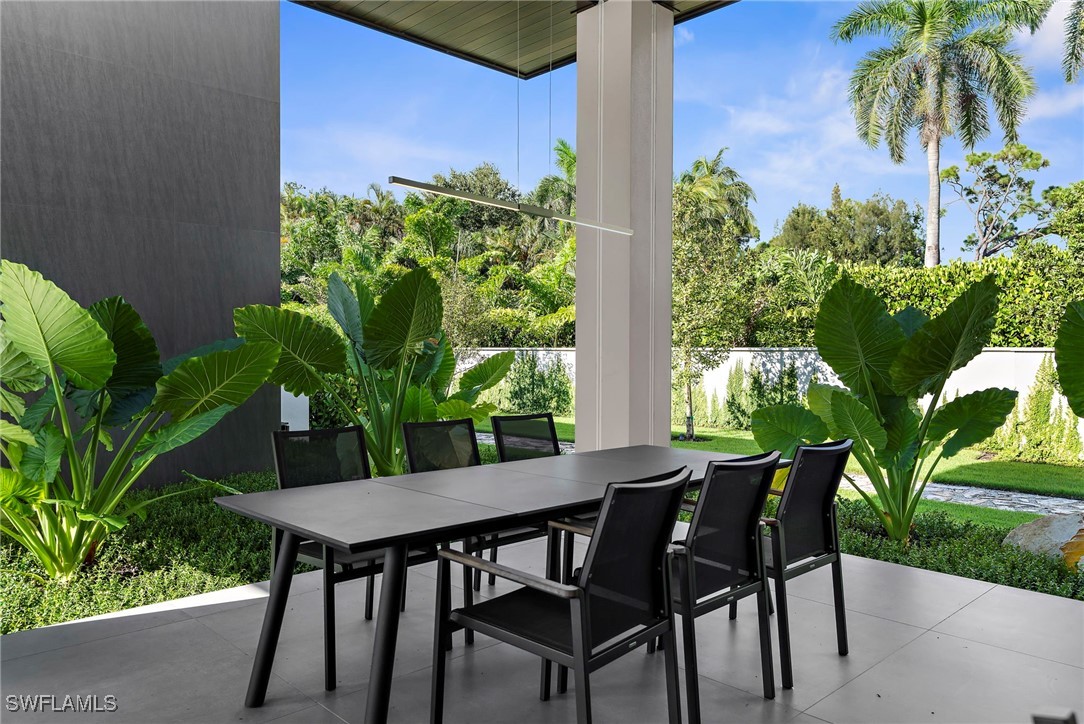 107 Myrtle Rd Naples, FL 34108