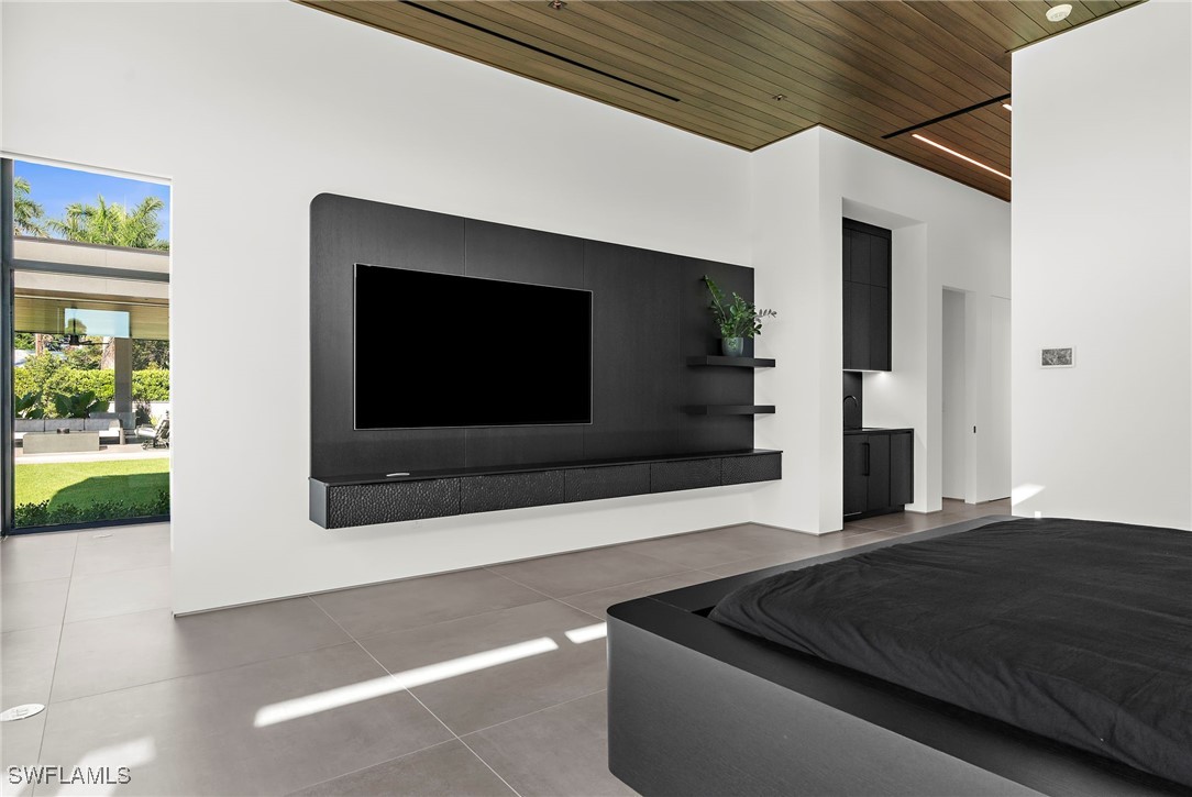 107 Myrtle Rd Naples, FL 34108