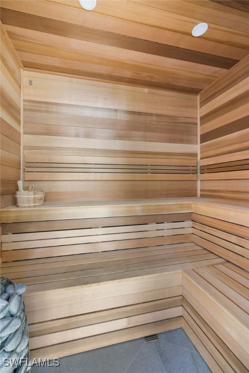 107 Myrtle Rd Naples, FL 34108