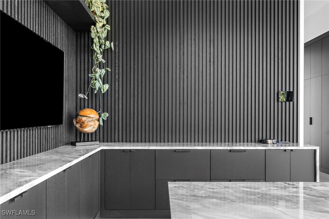 107 Myrtle Rd Naples, FL 34108