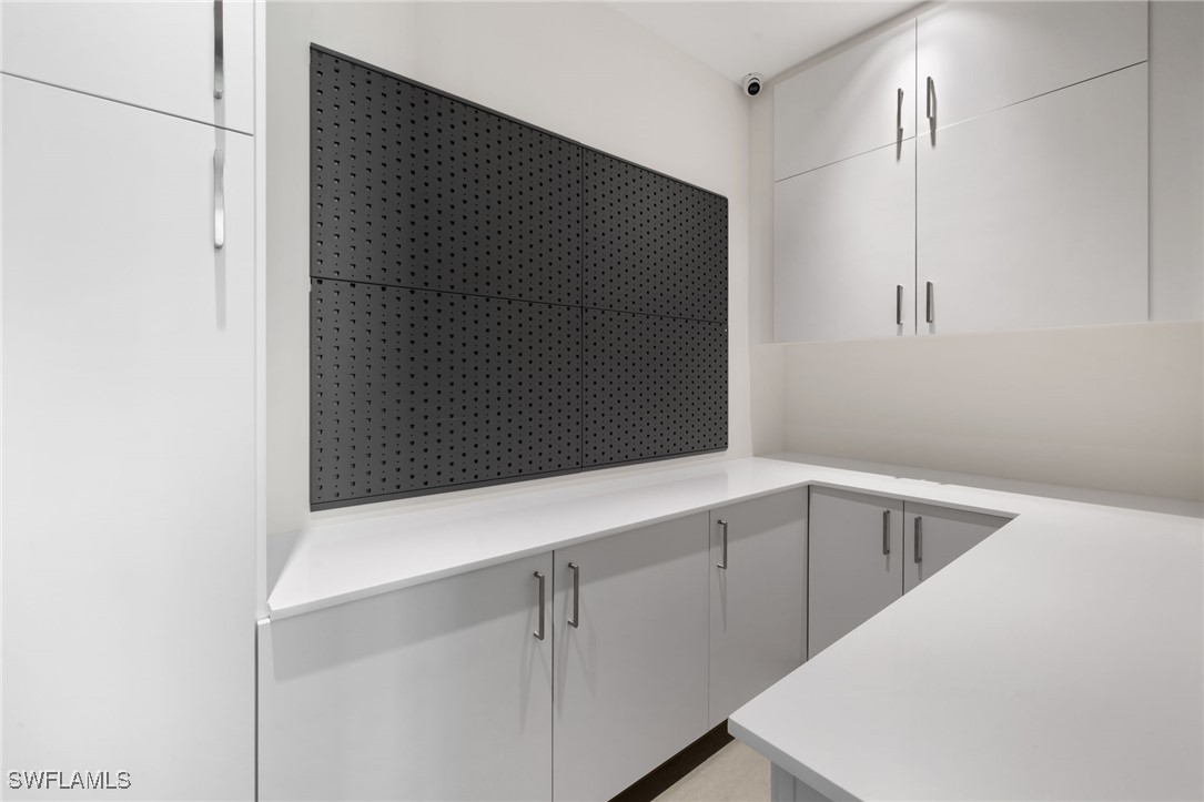 107 Myrtle Rd Naples, FL 34108