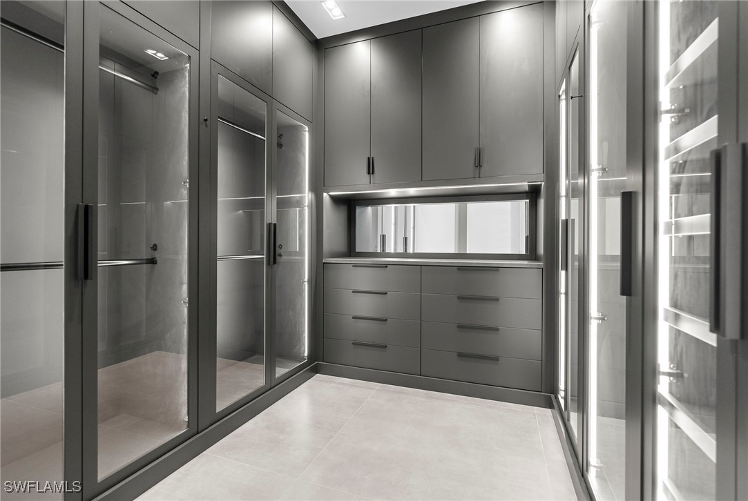 107 Myrtle Rd Naples, FL 34108