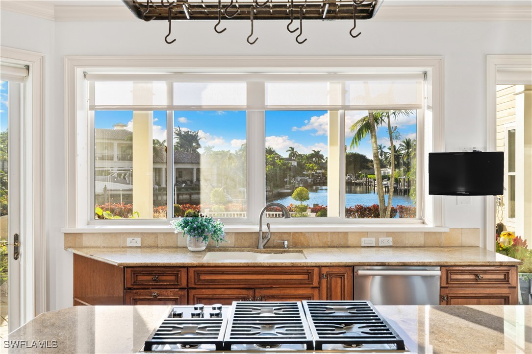 2170 Marina Dr Naples, FL 34102