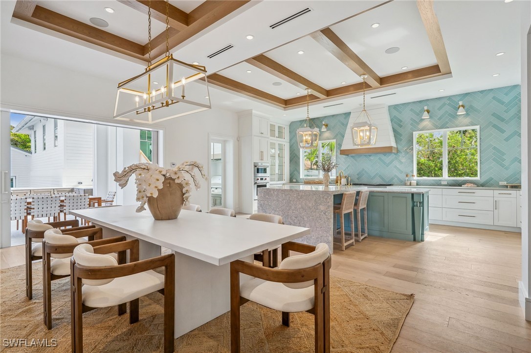 187 10th Ave Naples, FL 34102