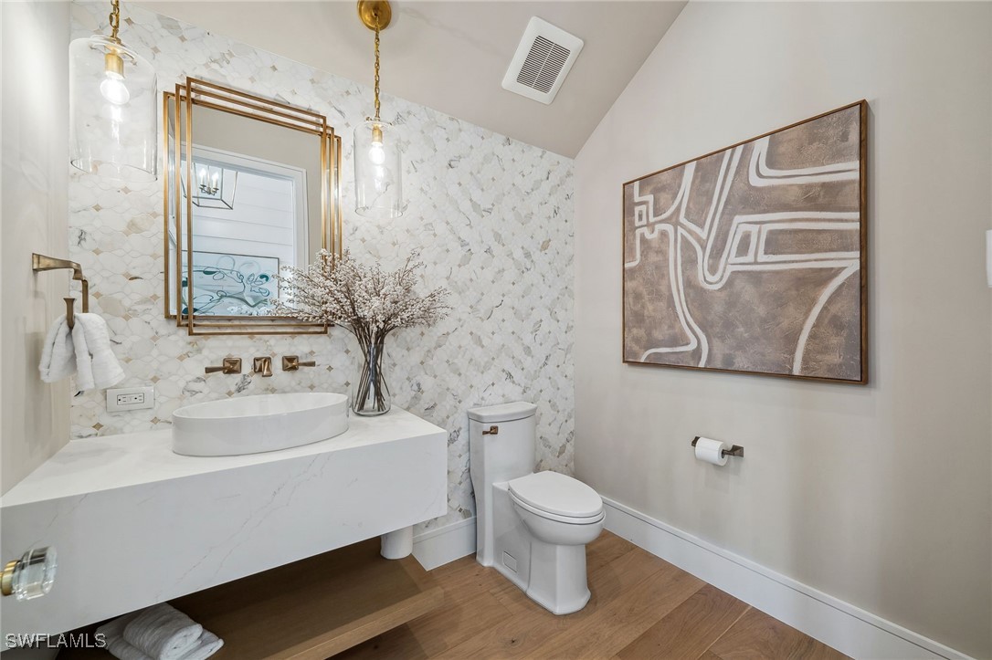 187 10th Ave Naples, FL 34102