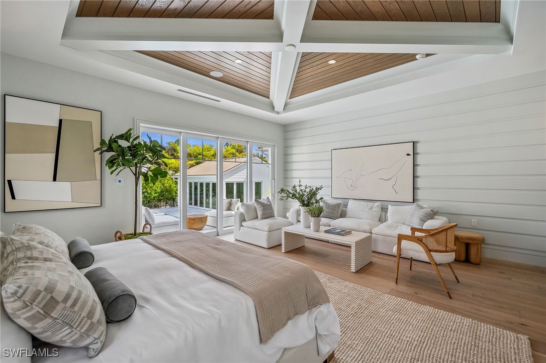 187 10th Ave Naples, FL 34102