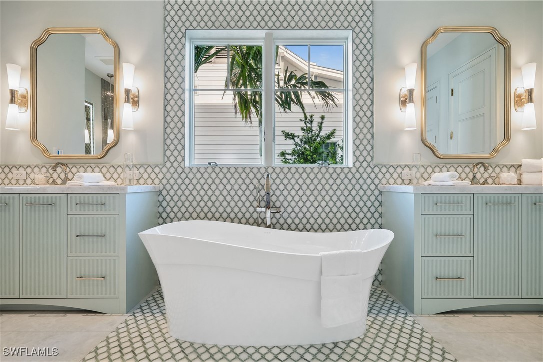 187 10th Ave Naples, FL 34102