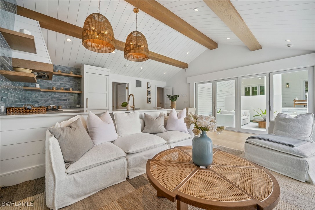 187 10th Ave Naples, FL 34102