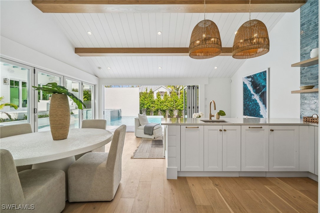 187 10th Ave Naples, FL 34102