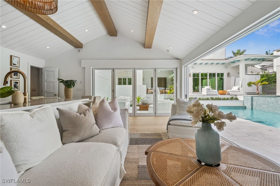 187 10th Ave Naples, FL 34102